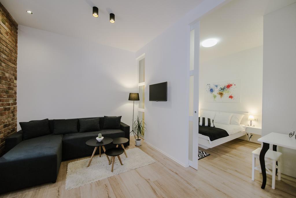 Apartment British Square With Parking Zagreb Room photo